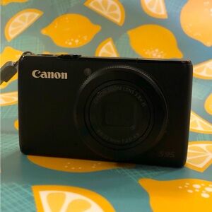 Canon S95